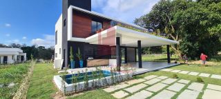 Casa em Construção em Excelente Condomínio com 5 Suítes 310m²