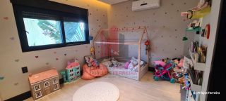 Linda e Moderna Casa em Condomínio Fechado em Aldeia