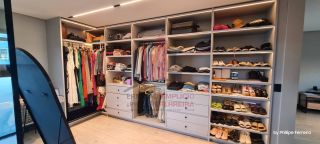 Linda e Moderna Casa em Condomínio Fechado em Aldeia