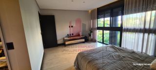 Linda e Moderna Casa em Condomínio Fechado em Aldeia