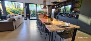 Linda e Moderna Casa em Condomínio Fechado em Aldeia