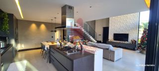 Linda e Moderna Casa em Condomínio Fechado em Aldeia