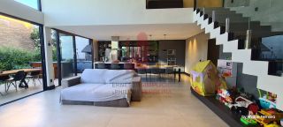 Linda e Moderna Casa em Condomínio Fechado em Aldeia