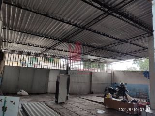 Casa em Rua Pública 4 Quartos 8 Vagas