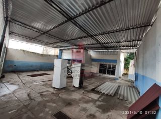 Casa em Rua Pública 4 Quartos 8 Vagas