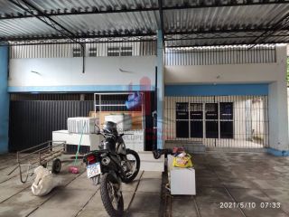 Casa em Rua Pública 4 Quartos 8 Vagas