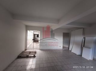 Casa em Rua Pública 4 Quartos 8 Vagas
