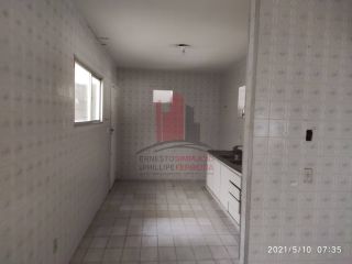 Casa em Rua Pública 4 Quartos 8 Vagas