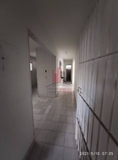 Casa em Rua Pública 4 Quartos 8 Vagas