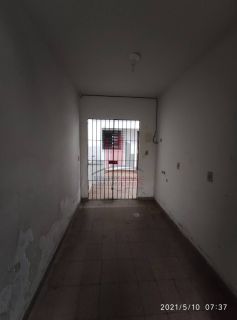 Casa em Rua Pública 4 Quartos 8 Vagas