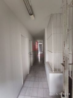 Casa em Rua Pública 4 Quartos 8 Vagas