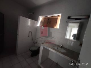 Casa em Rua Pública 4 Quartos 8 Vagas