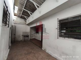 Casa em Rua Pública 4 Quartos 8 Vagas