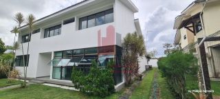 Casa em Condomínio na Beira da Pista 400m 4 Quartos Espaço Gourmet e Piscina