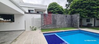 Casa em Condomínio na Beira da Pista 400m 4 Quartos Espaço Gourmet e Piscina