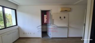 Casa em Condomínio na Beira da Pista 400m 4 Quartos Espaço Gourmet e Piscina