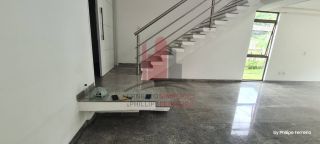 Casa em Condomínio na Beira da Pista 400m 4 Quartos Espaço Gourmet e Piscina