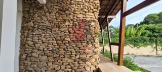 Ponto Comercial com 7 Salas 151m as margens da Estrada de Aldeia