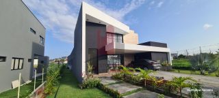 Linda Casa em Condomínio c/ 6 Quartos Gourmet e Piscina