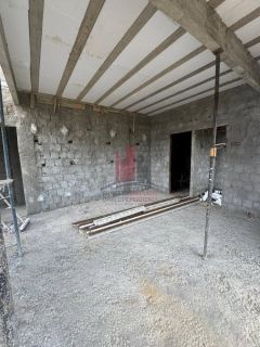 Vendo Casa em Obra e Repasso Lote em Condomínio em Aldeia