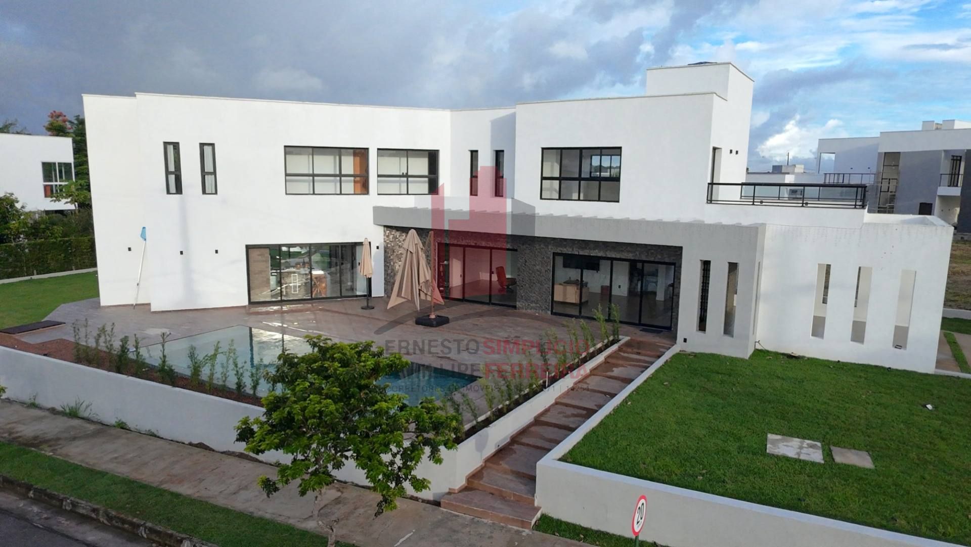 CASA EM CONDOMÍNIO COM PISCINA ESPAÇO GOURMET