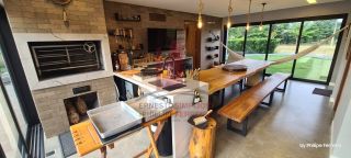 CASA EM CONDOMÍNIO COM PISCINA ESPAÇO GOURMET