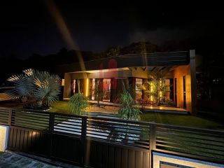 EXCELENTE CASA EM CONDOMÍNIO 4 SUÍTES 190M² ESPAÇO GOURMET E PISCINA