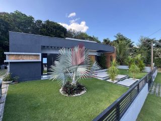EXCELENTE CASA EM CONDOMÍNIO 4 SUÍTES 190M² ESPAÇO GOURMET E PISCINA