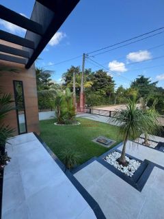 EXCELENTE CASA EM CONDOMÍNIO 4 SUÍTES 190M² ESPAÇO GOURMET E PISCINA
