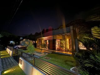 EXCELENTE CASA EM CONDOMÍNIO 4 SUÍTES 190M² ESPAÇO GOURMET E PISCINA