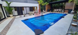 EXCELENTE CASA EM CONDOMÍNIO 4 SUÍTES 190M² ESPAÇO GOURMET E PISCINA