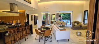 EXCELENTE CASA EM CONDOMÍNIO 4 SUÍTES 190M² ESPAÇO GOURMET E PISCINA