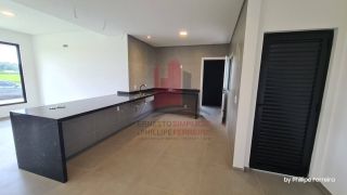 Casa Nova em Condomínio 200m² 3 Suítes 1 Escritório Espaço Gourmet com Jacuzzi