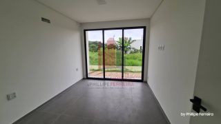 Casa Nova em Condomínio 200m² 3 Suítes 1 Escritório Espaço Gourmet com Jacuzzi