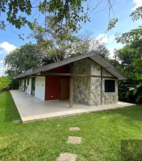 CASA ACONCHEGANTE EM ALDEIA 3 QUARTOS 165m²