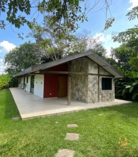 CASA ACONCHEGANTE EM ALDEIA 3 QUARTOS 165m²