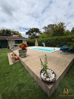 Casa em Condomínio com Piscina 4 Quartos