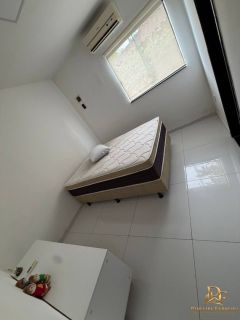Casa em Condomínio com Piscina 4 Quartos