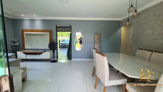 Casa em Condomínio com Piscina 4 Quartos 250m²