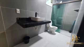 Casa em Condomínio com Piscina 4 Quartos 250m²