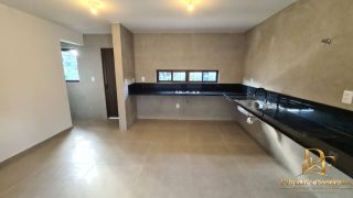 Casa em Aldeia com 4 Suítes 280m² em Condomínio Fechado