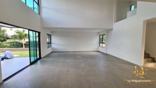 Casa em Aldeia com 4 Suítes 280m² em Condomínio Fechado