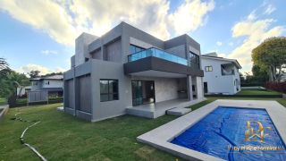 Casa em Aldeia com 4 Suítes 280m² em Condomínio Fechado