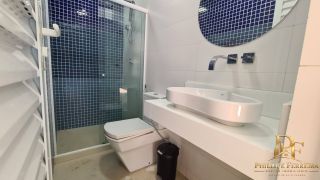 Casa à Venda em Aldeia com Terraço Gourmet e Piscina Vista p/ Mata
