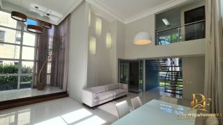 Casa à Venda em Aldeia com Terraço Gourmet e Piscina Vista p/ Mata