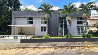 Casa à Venda em Aldeia com Terraço Gourmet e Piscina Vista p/ Mata