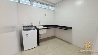 Casa à Venda em Aldeia com Terraço Gourmet e Piscina Vista p/ Mata