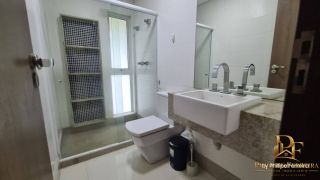 Casa à Venda em Aldeia com Terraço Gourmet e Piscina Vista p/ Mata