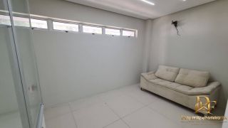 Casa à Venda em Aldeia com Terraço Gourmet e Piscina Vista p/ Mata