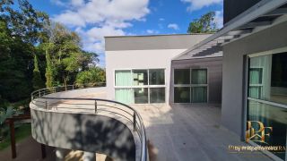 Casa à Venda em Aldeia com Terraço Gourmet e Piscina Vista p/ Mata